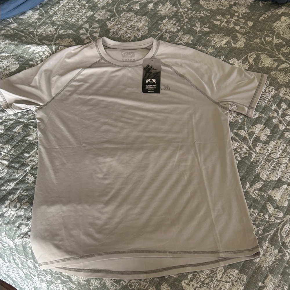 KUIU Men's Light Gray Short Sleeve Tee